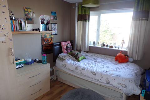 3 Sandringham Close, Clayton, Bradford, BD14 6EB