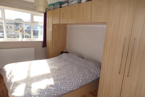 3 Sandringham Close, Clayton, Bradford, BD14 6EB