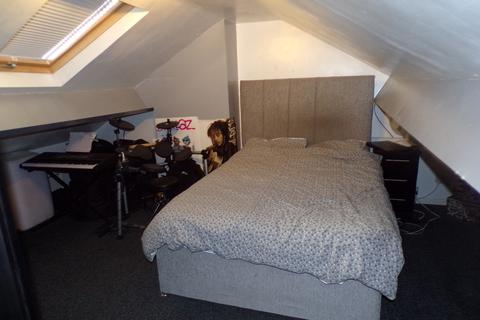 3 Sandringham Close, Clayton, Bradford, BD14 6EB