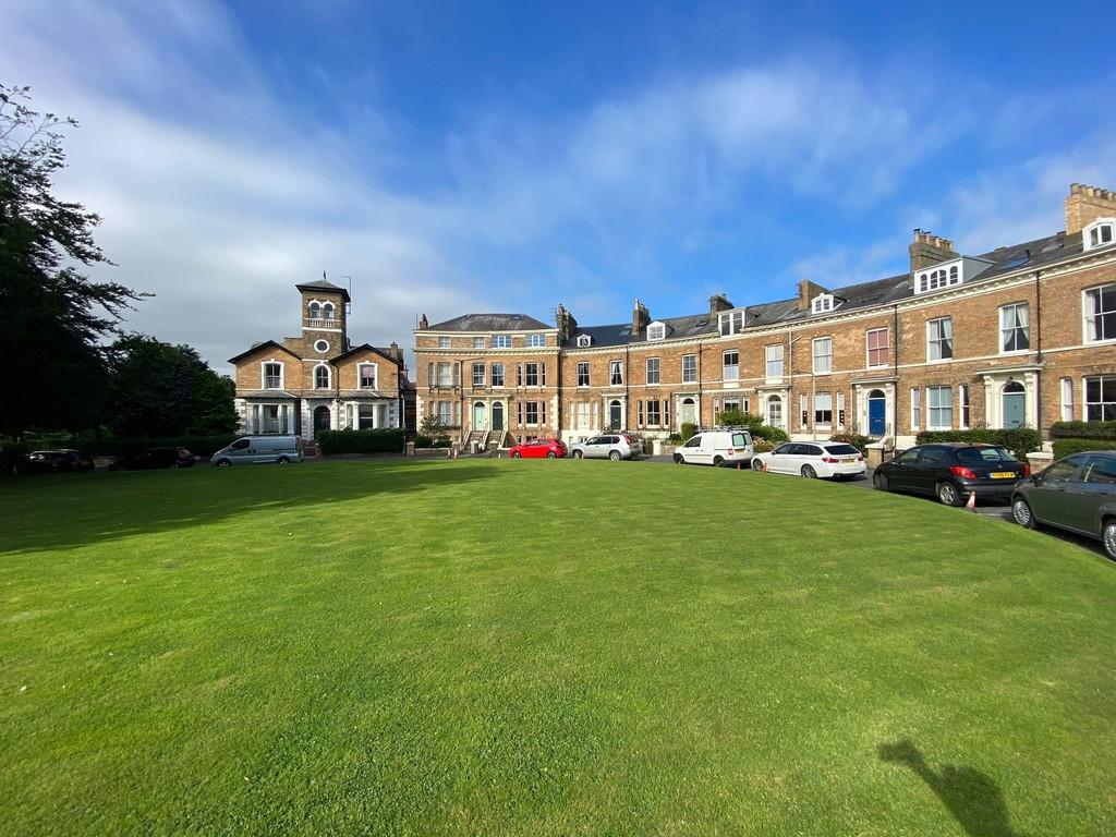 Royal Crescent, Scarborough 2 bed apartment £160,000