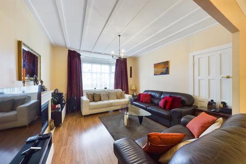 24 Broadfields Avenue, Edgware, HA8 8PG