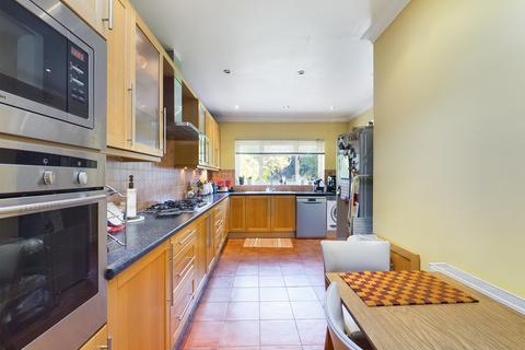 24 Broadfields Avenue, Edgware, HA8 8PG