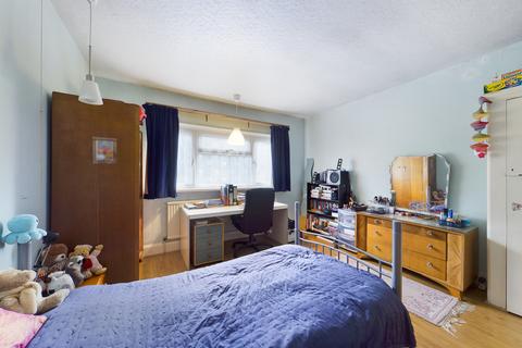 24 Broadfields Avenue, Edgware, HA8 8PG