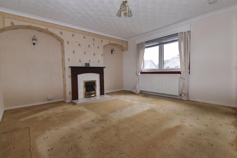 Montrose Gardens, Kilsyth 3 bed semidetached house £109,995