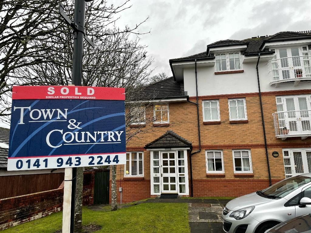 Clober Road, Milngavie, Glasgow, G62 7SU 2 bed end of terrace house £