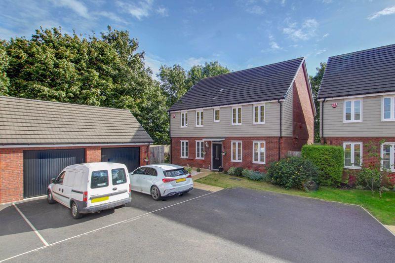 Mulligan Drive, Exeter 4 bed detached house £625,000