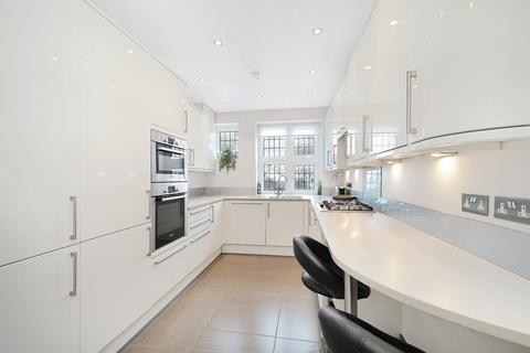 3 bedroom house to rent, St. Mary Abbots Place, London