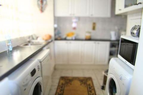 3 bedroom property for sale, Dycer House, Wick Road, Hackney, E9
