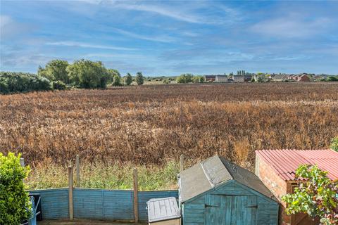 16 Glebe Close, Great Wakering, Southend-on-sea, SS3 0DZ