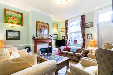 27 Ashgrove, Greengates, Bradford, BD10 0BP