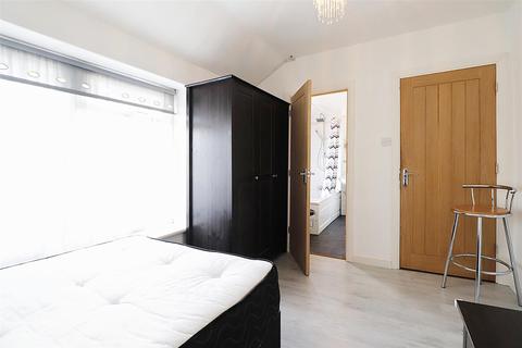 47 Lewis Road, Swanscombe, DA10 0JH