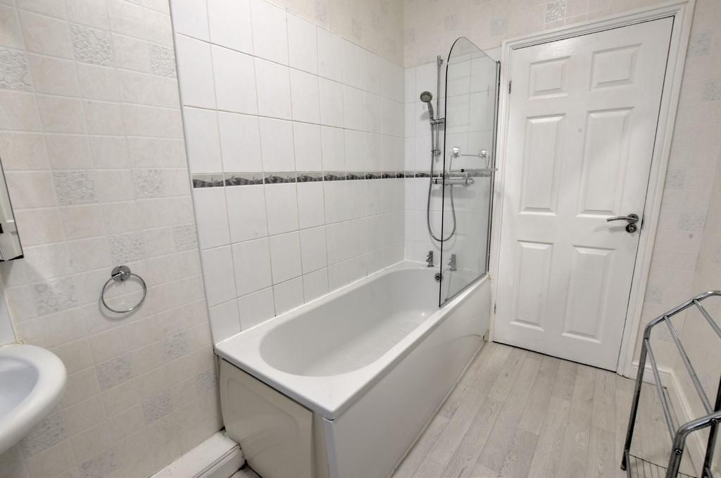 Bathroom Shot 2.jpg