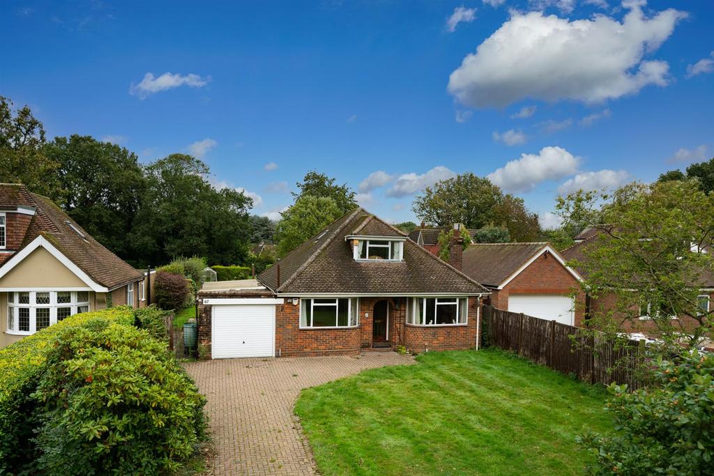 Holywell Road, Studham, Bedfordshire... 3 bed detached house £700,000
