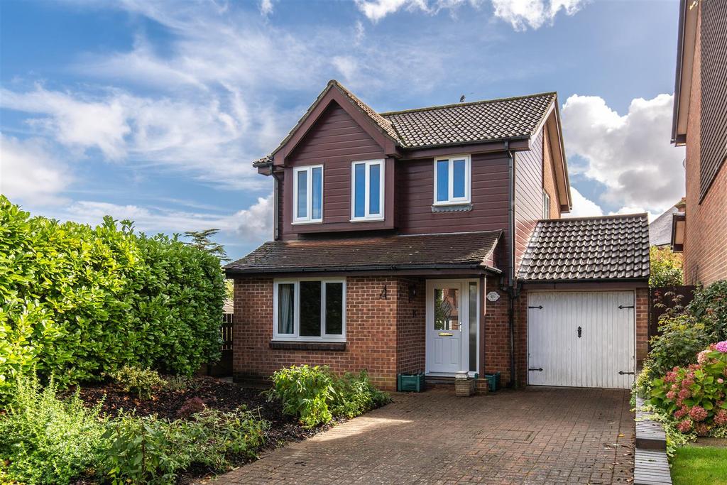 Farriers Way, Uckfield 3 bed detached house £375,000
