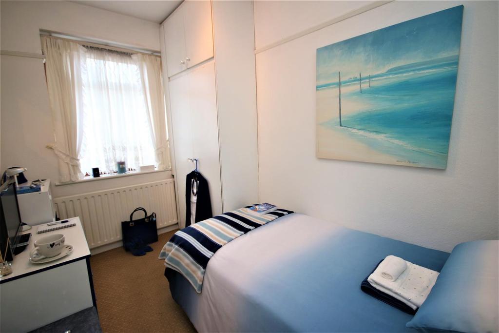 Bedroom 2: