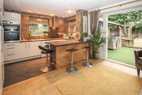 60 Hamilton Crescent, Warley, Brentwood, CM14 5ES