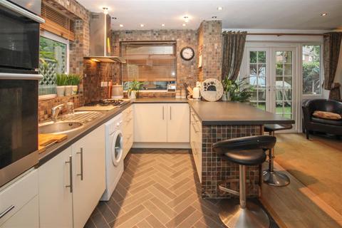 60 Hamilton Crescent, Warley, Brentwood, CM14 5ES