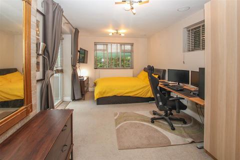 60 Hamilton Crescent, Warley, Brentwood, CM14 5ES