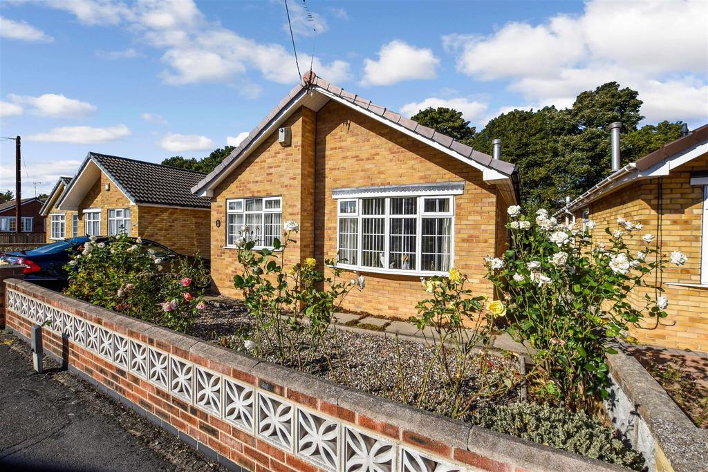 Cedarwood Drive, Hull 3 bed detached bungalow £230,000