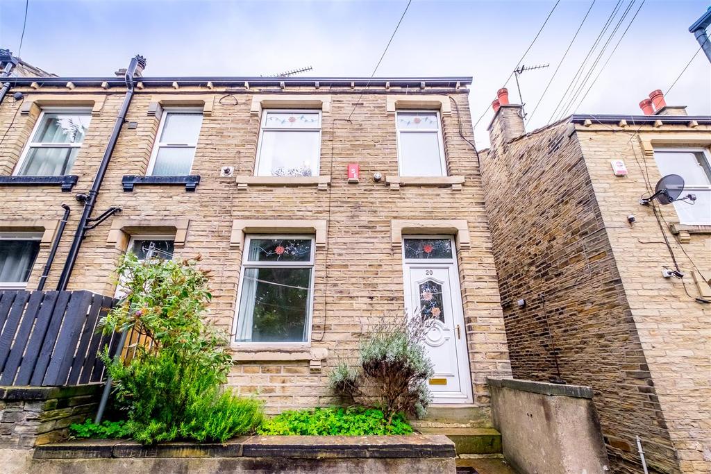 Old Lane, Brighouse 2 bed end of terrace house £57,000