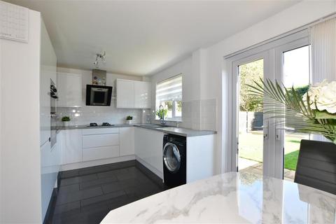 9 Bodkins Close, Boughton Monchelsea, Maidstone, ME17 4TS