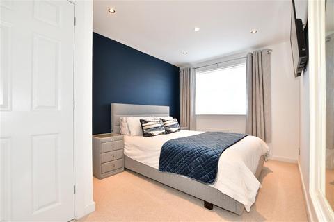 9 Bodkins Close, Boughton Monchelsea, Maidstone, ME17 4TS
