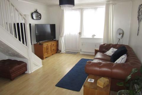 2 bedroom terraced house to rent, Chew Court, King's Lynn, PE30