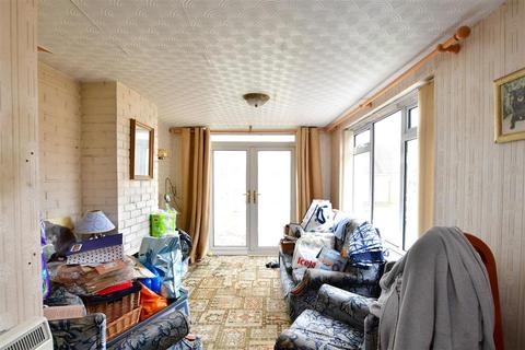 39 Brook Barn Way, Goring By Sea, Worthing, BN12 4DN
