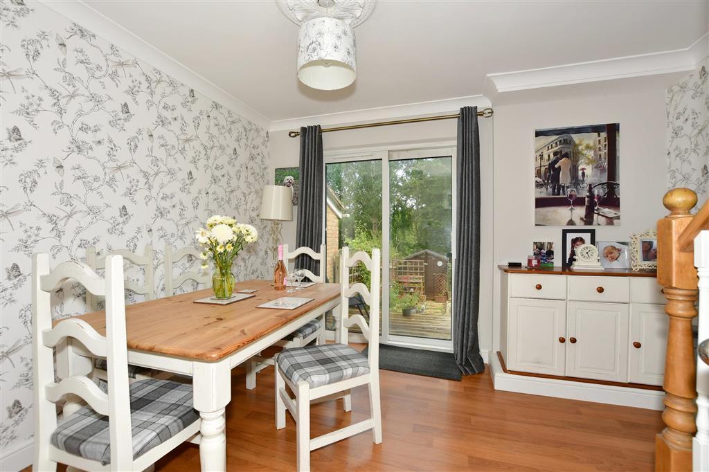 Sherwood Avenue, Walderslade... 3 bed terraced house £350,000