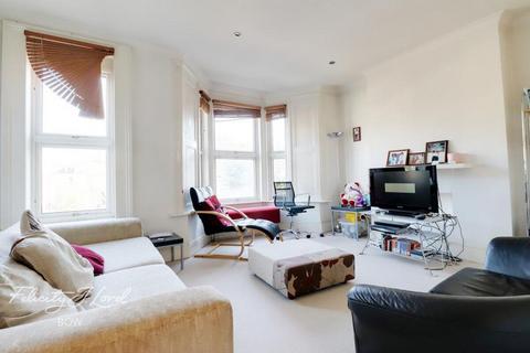 2 bedroom flat to rent, Carnarvon Road, London