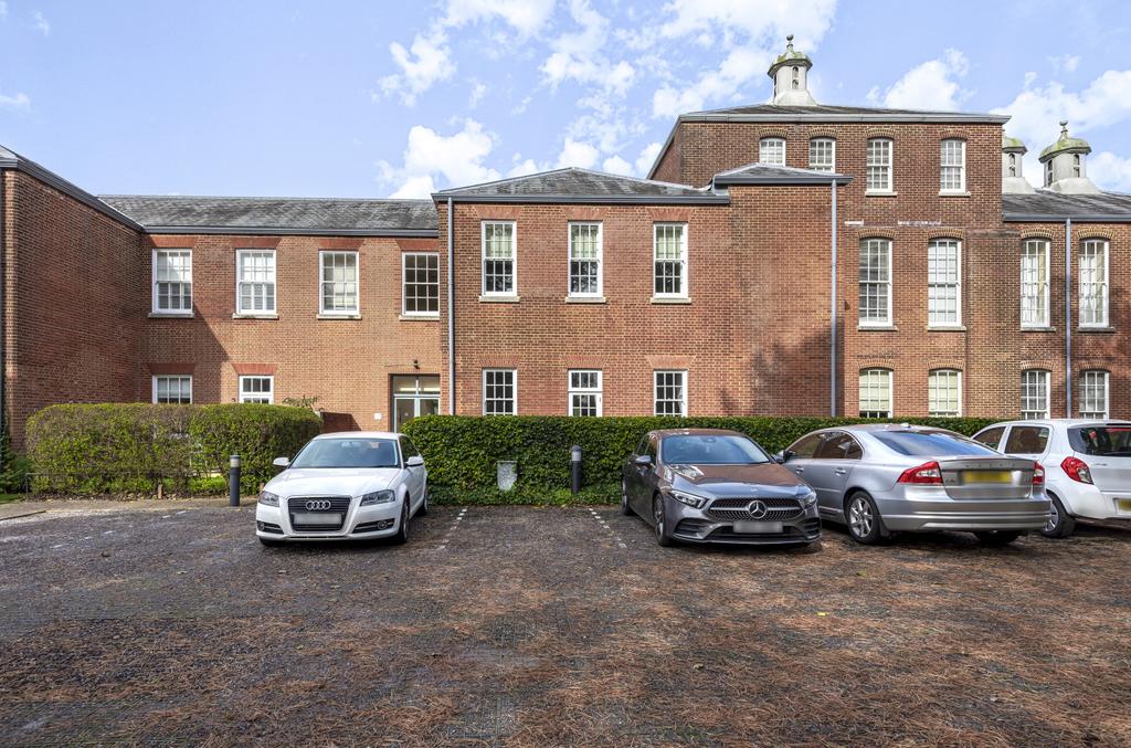Knowle Avenue, Knowle, Fareham... 2 bed apartment £240,000