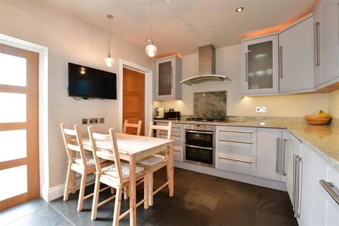 1 Oak Road, Leatherhead, KT22 7PH