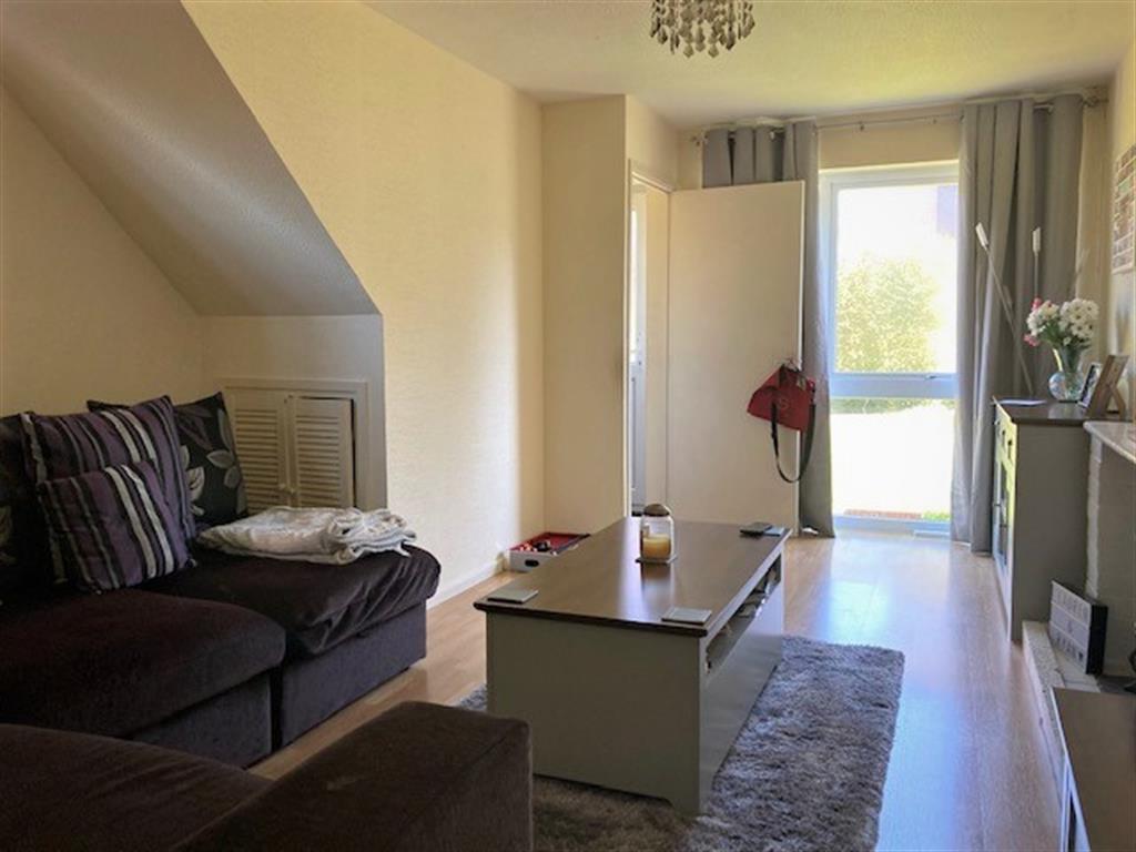 Windyridge Gardens, Wymans Brook, Cheltenham, GL50 4SZ 2 bed end of terrace house £200,000