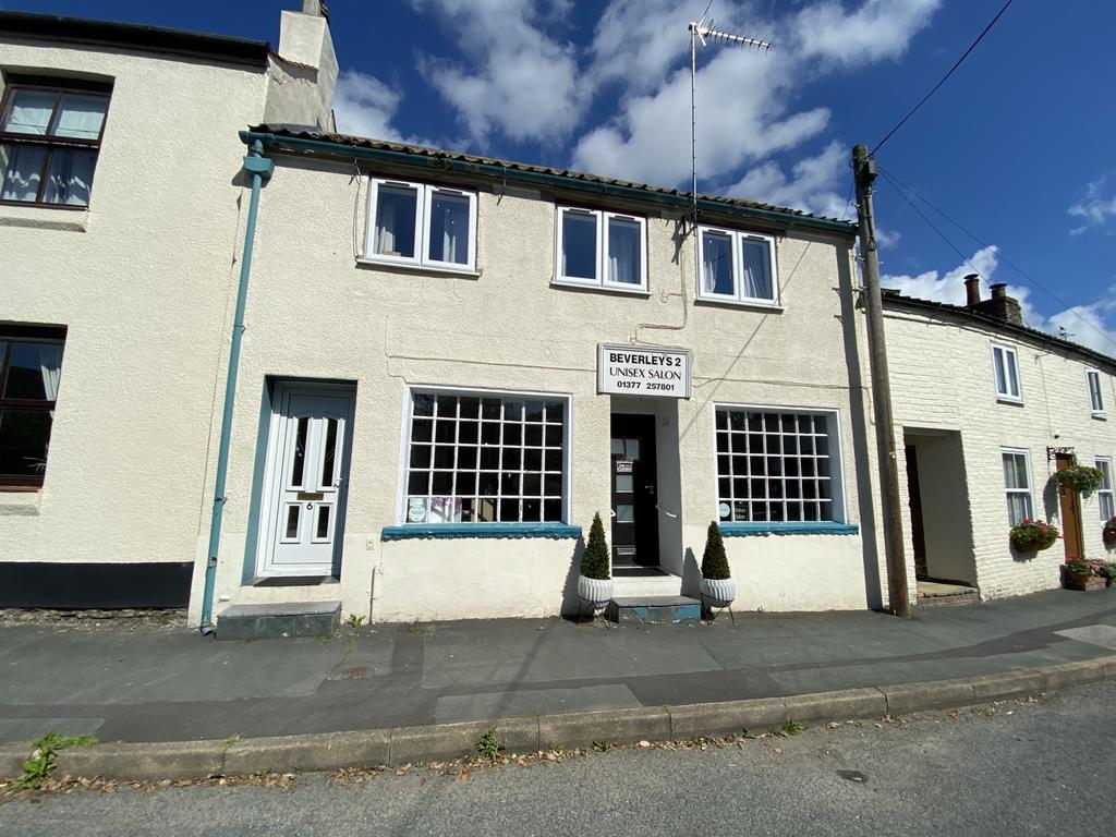 A Spacious 2 Bedroom Apartment - To Rent