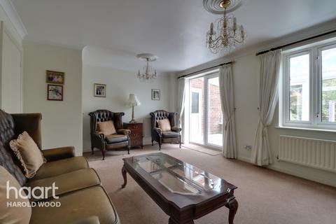 5 Cavell Crescent, Harold Wood, Romford, RM3 0WL