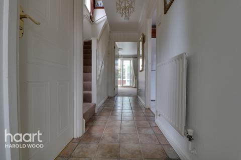 5 Cavell Crescent, Harold Wood, Romford, RM3 0WL