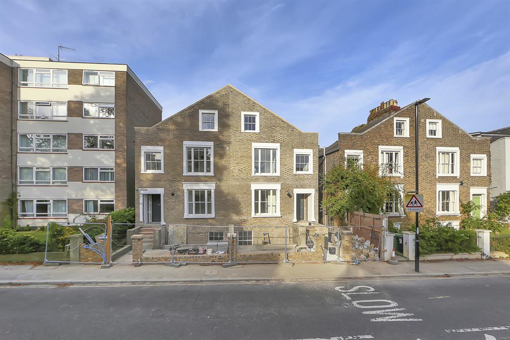 Castlebar Road, Ealing, W5 2 bed flat £2,200 pcm (£508 pw)