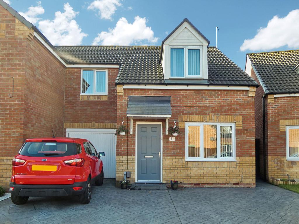 Montrose Crescent, Hebburn, Hebburn... 3 bed semidetached house £165,000