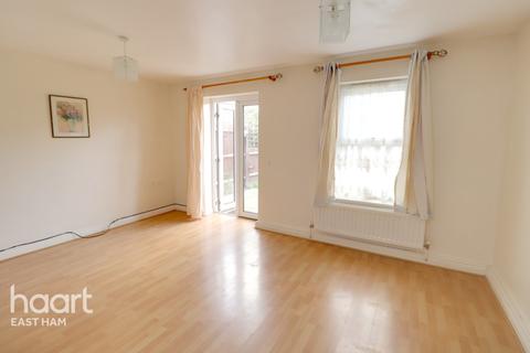 2 bedroom end of terrace house for sale - Marabou Close, London