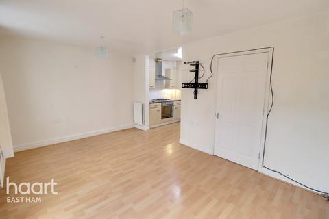 2 bedroom end of terrace house for sale - Marabou Close, London