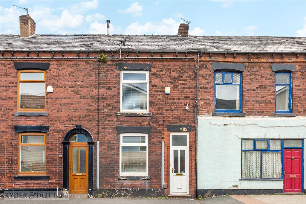Rochdale Road, Royton, Oldham, OL2 2 bed terraced house £139,950