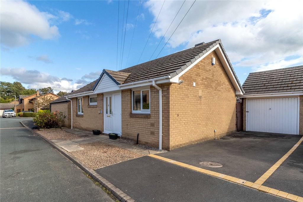 Bolehill Park, Hove Edge, Brighouse, HD6 2 bed bungalow £235,000