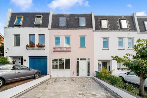4 bedroom terraced house for sale, St. Stephens Road, Cheltenham, Gloucestershire GL51