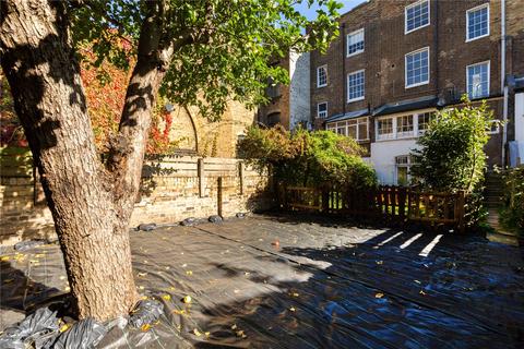 62 Thornhill Square, London, N1 1BE