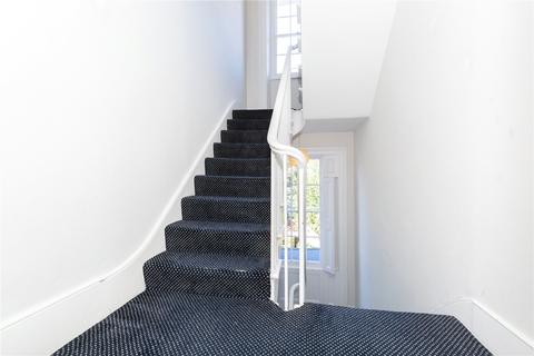 62 Thornhill Square, London, N1 1BE