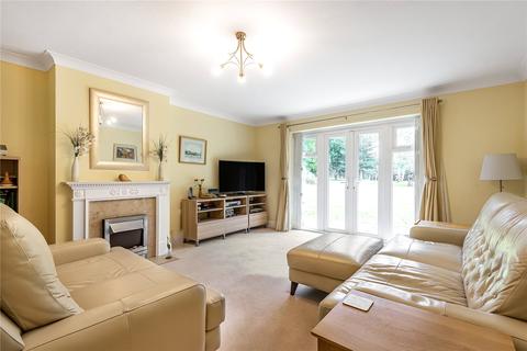 3 bedroom apartment for sale - Park Lawn, Church Road, Farnham Royal, Buckinghamshire, SL2