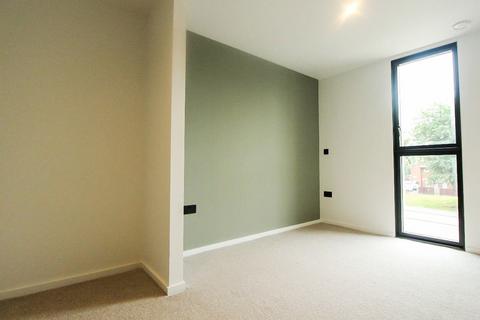 2 bedroom apartment to rent, St Georges Gardens