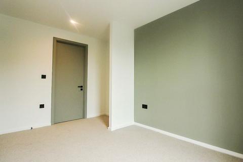 2 bedroom apartment to rent, St Georges Gardens