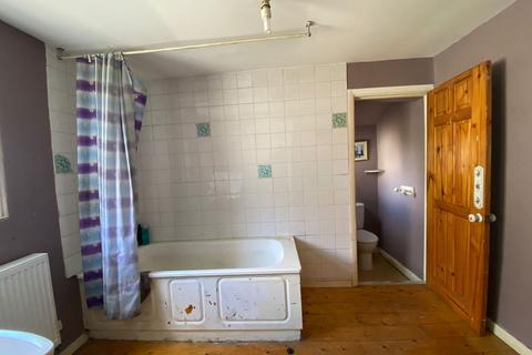 22a Bensham Grove, Thornton Heath, CR7 8DA