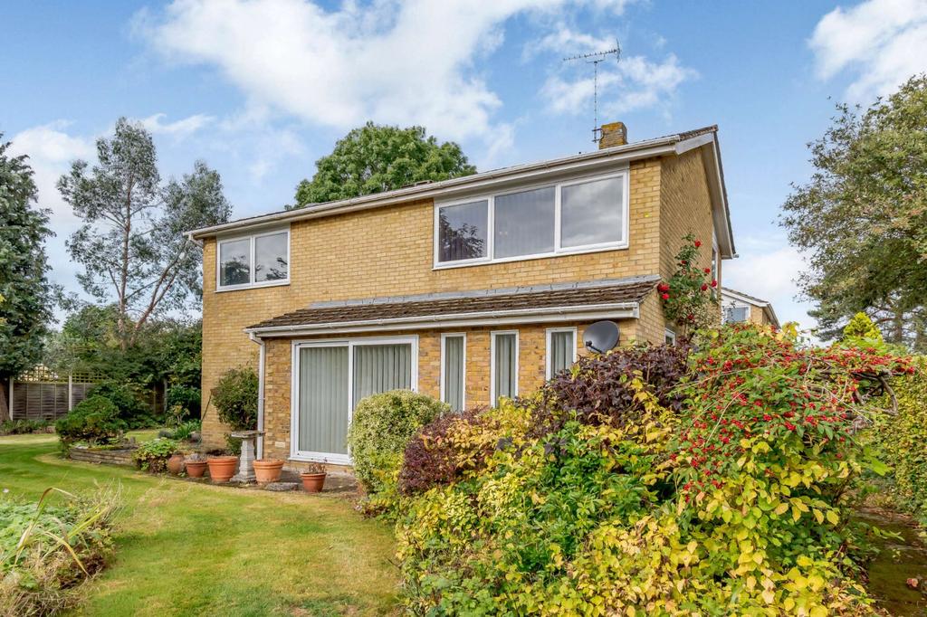 The Orpines, Wateringbury, Maidstone... 5 bed detached house £700,000